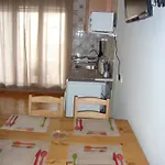 Apartaments Claudi Apartment