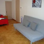 Apartaments Claudi *