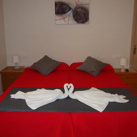 Apartaments Claudi Apartment