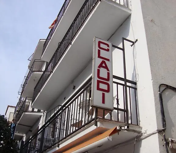 Apartaments Claudi Apartment *